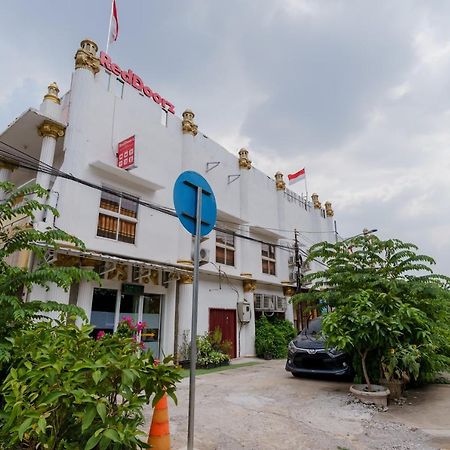 RedDoorz Syariah near Universitas Borobudur Jakarta Bagian luar foto