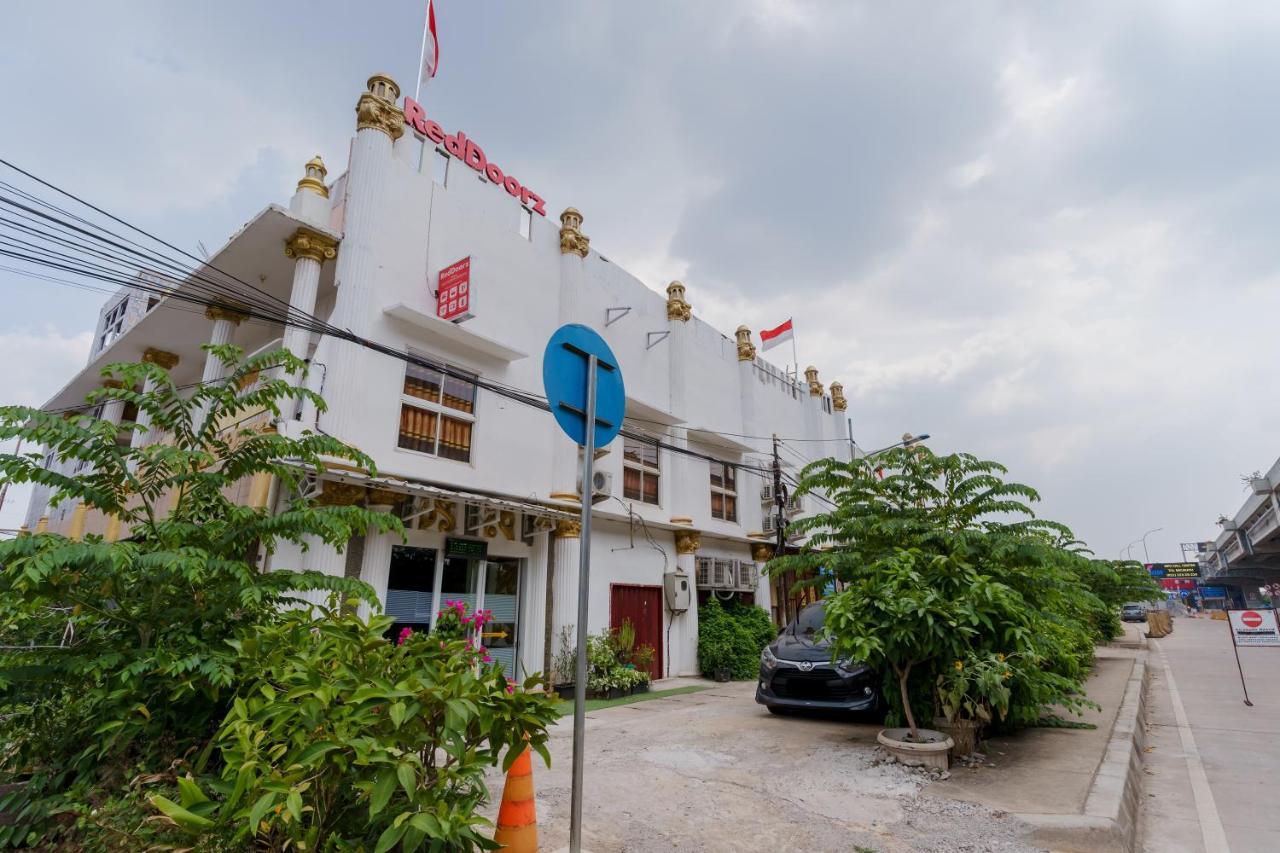 RedDoorz Syariah near Universitas Borobudur Jakarta Bagian luar foto