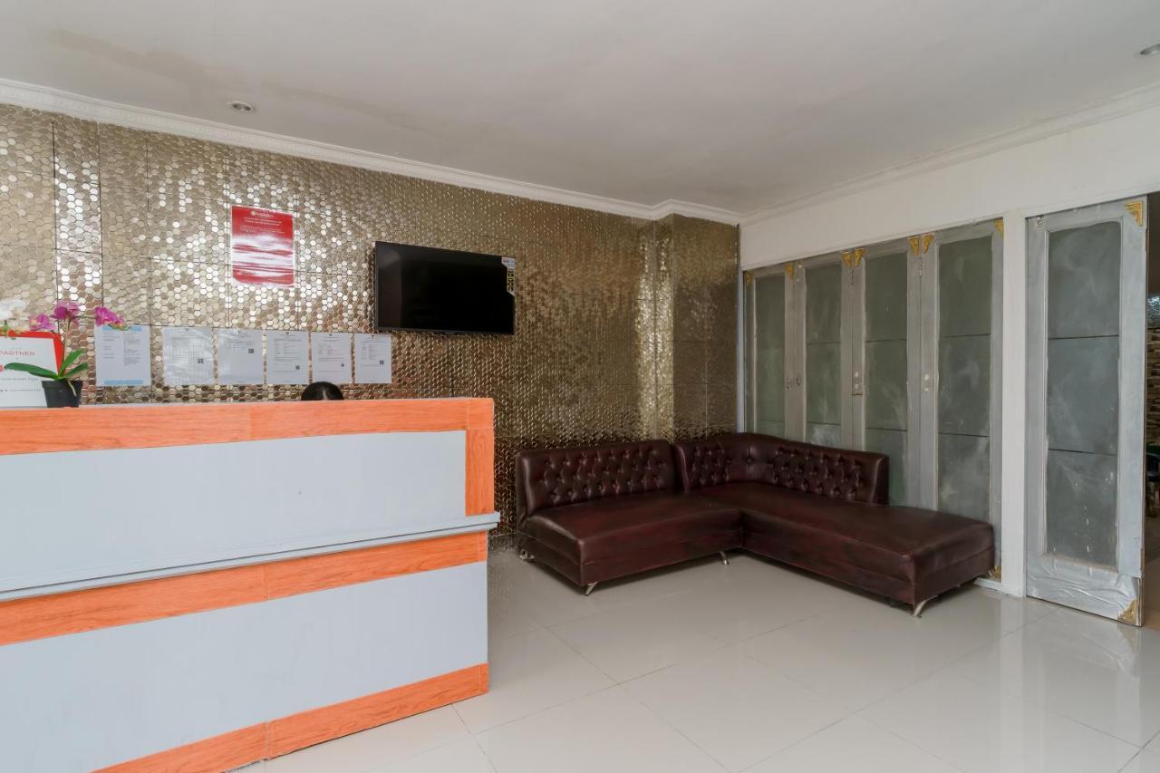 RedDoorz Syariah near Universitas Borobudur Jakarta Bagian luar foto