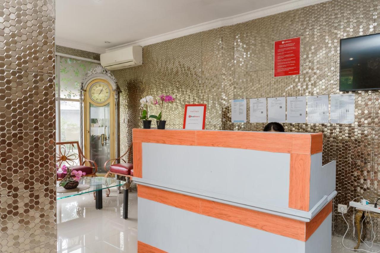 RedDoorz Syariah near Universitas Borobudur Jakarta Bagian luar foto